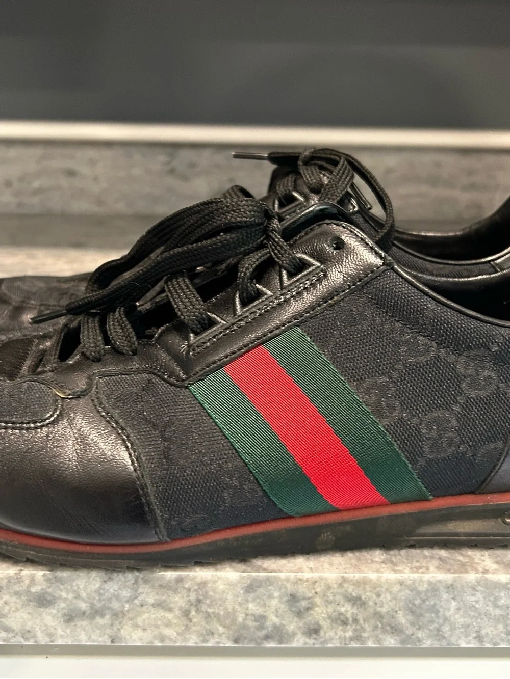 Gucci Black Leather & GG Canvas Sneaker with Red and Green Stripe Size 10 US